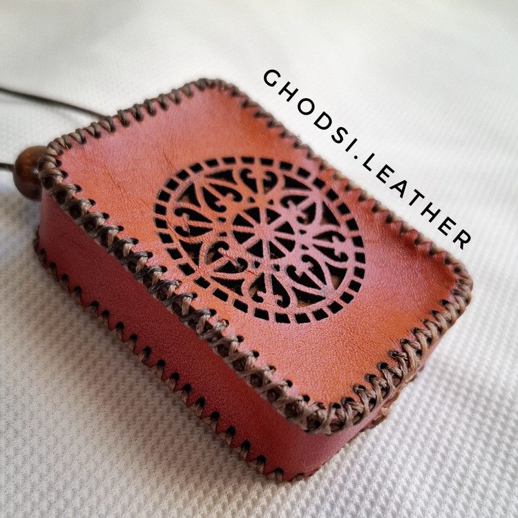 کیف حرز و دعا چرم طبیعی مدل حجم دار دست دوز
