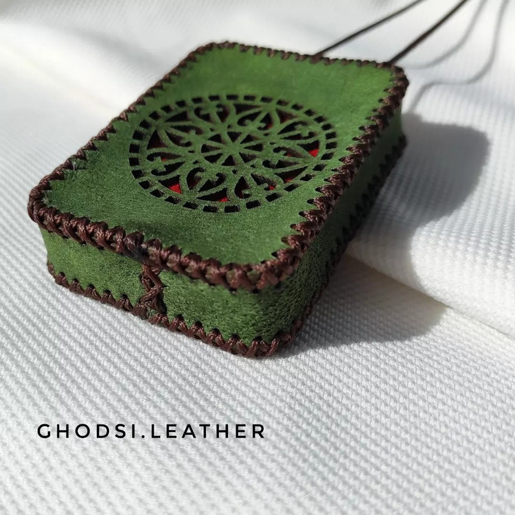 کیف حرز و دعا چرم طبیعی مدل حجم دار دست دوز