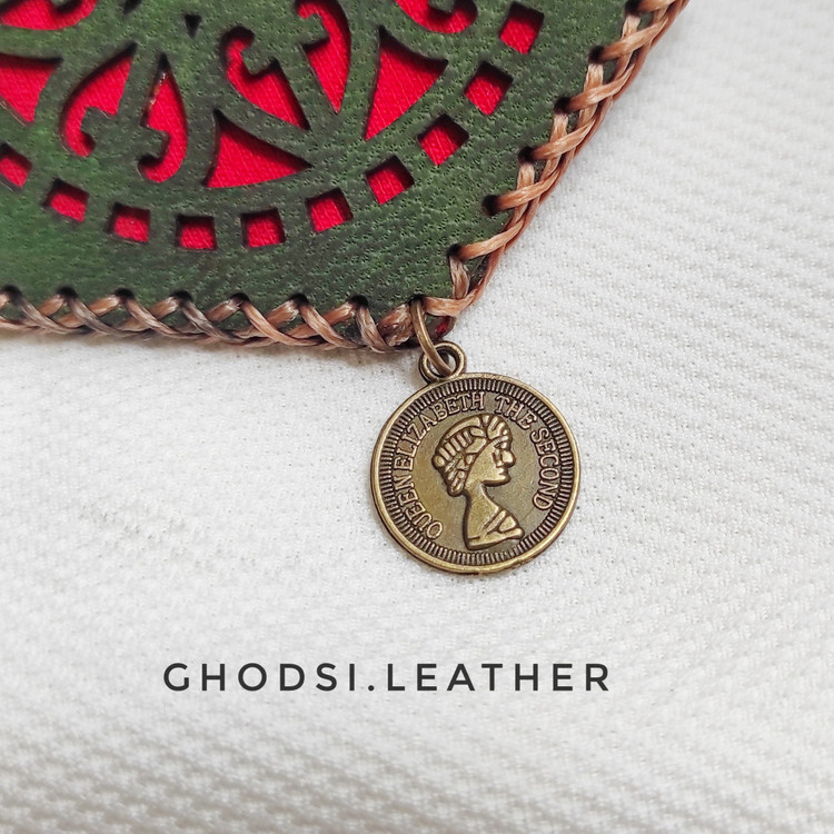 کیف حرز گردنبند چرم طبیعی مدل 6 ضلعی دست دوز کد 41