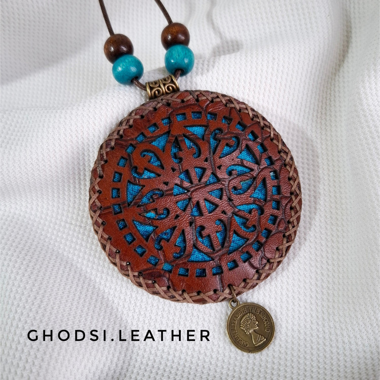 کیف دعا و حرز چرم طبیعی گاوی گردنبند سنتی دست دوز کد 38